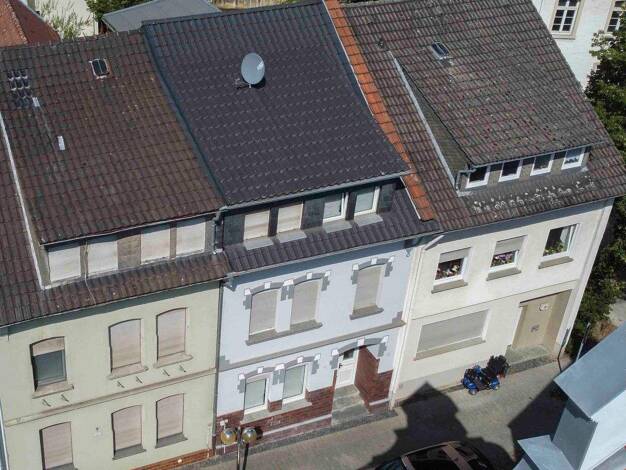 Reihenmittelhaus zum Kauf 369.000 € 6 Zimmer 150,1 m² 605,1 m² Grundstück Innenstadt Bad Salzuflen 32105