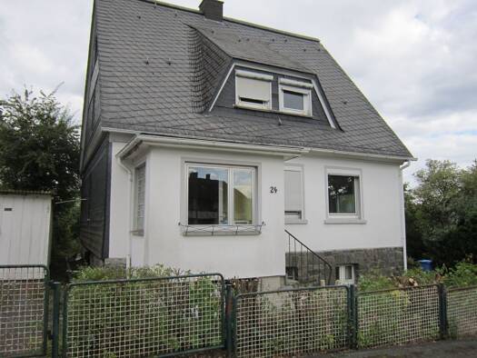 Einfamilienhaus zum Kauf 169.000 € 4 Zimmer 99 m² 967 m² Grundstück frei ab sofort Hirtsgrunder Weg 24 Bad Laasphe Bad Laasphe 57334