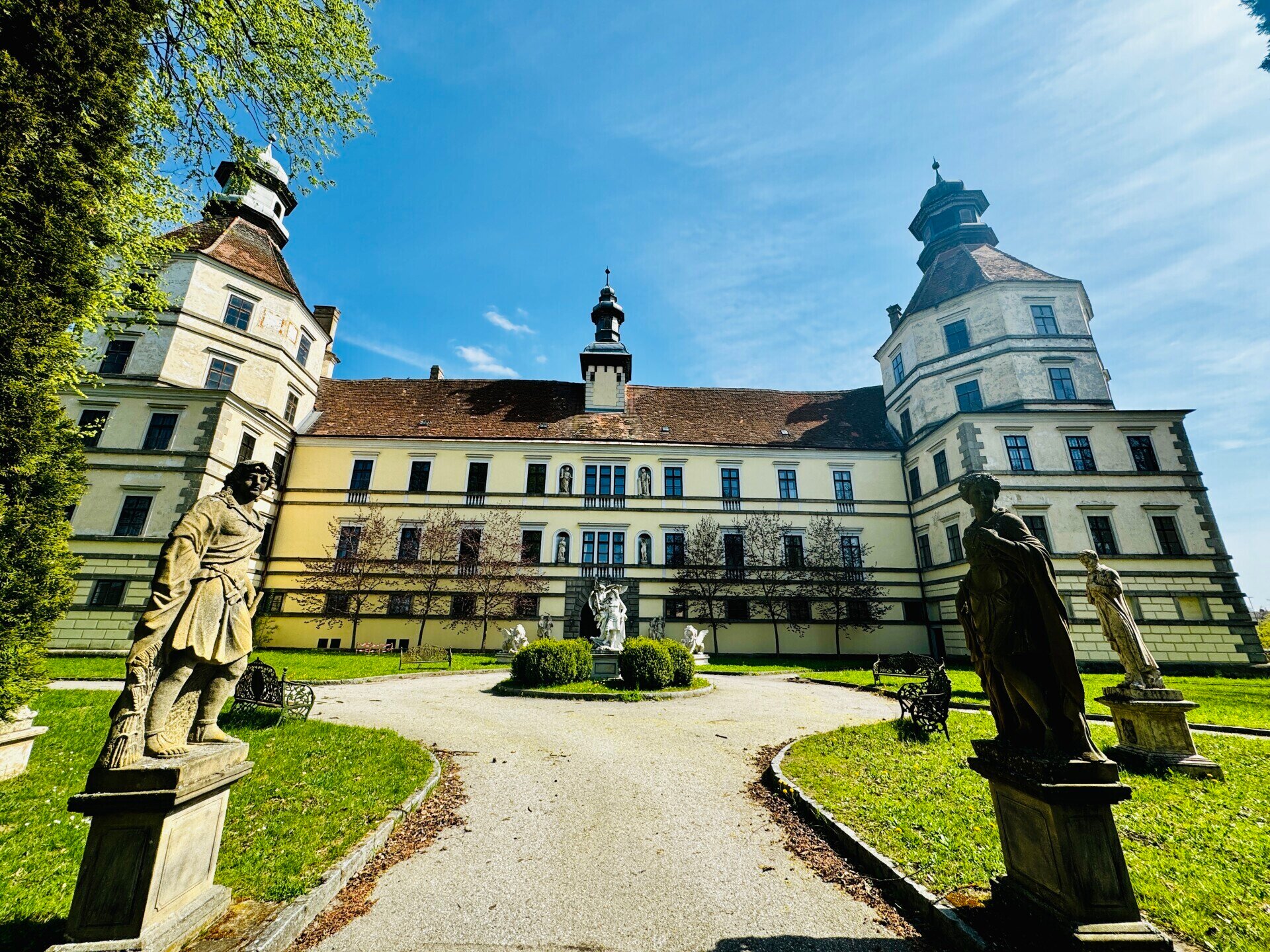 Schloss zum Kauf 92.184 m²<br/>Grundstück Schwarzenau 3900