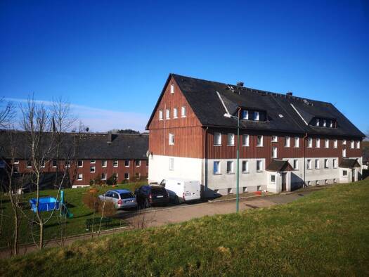 Wohnung zur Miete 215 € 2 Zimmer 37 m² frei ab sofort Hermsdorf Hermsdorf 01776