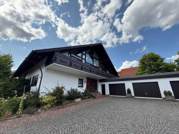 Villa zum Kauf provisionsfrei 659.000 € 10 Zimmer 478 m² 1.827 m² Grundstück Neuhof Neuhof 36119