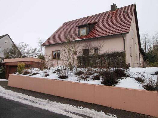 Haus zum Kauf 415.000 € 7 Zimmer 165 m² 834 m² Grundstück Bergstraße Nr.26 Poppenhausen 97490