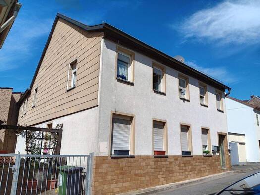 Mehrfamilienhaus zum Kauf 149.000 € 7,5 Zimmer 152 m² 143 m² Grundstück frei ab sofort Bad Staffelstein Bad Staffelstein 96231
