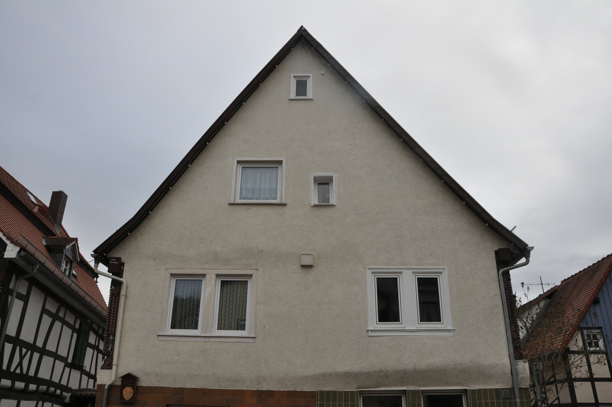 Einfamilienhaus zum Kauf 259.000 € 6 Zimmer 145 m²<br/>Wohnfläche 85 m²<br/>Grundstück ab sofort<br/>Verfügbarkeit Neustadt Breuberg 64747