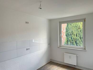 Wohnung zur Miete 300 € 2 Zimmer 45,5 m² 1. Geschoss frei ab sofort Eggersdorfer Straße 13 Siedlung Fermersleben Magdeburg 39122