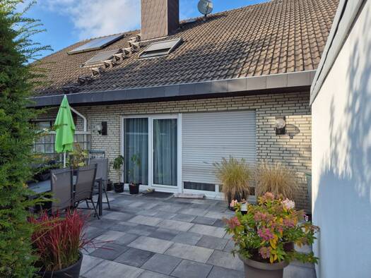 Doppelhaushälfte zur Miete 800 € 5 Zimmer 130 m² 340 m² Grundstück frei ab 01.11.2025 Holzminden 37603