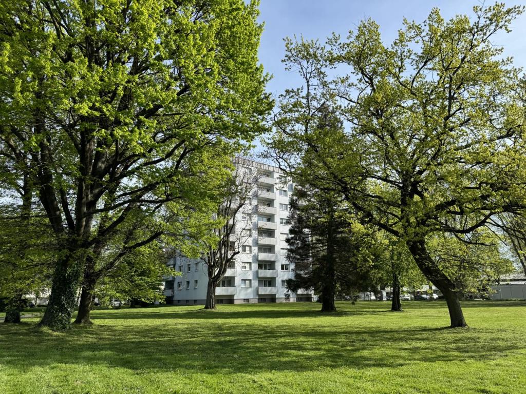 Wohnung zum Kauf provisionsfrei 153.400 € 2,5 Zimmer 72,2 m²<br/>Wohnfläche 6.<br/>Geschoss Pappelweg 1 Südweststadt Offenburg 77656