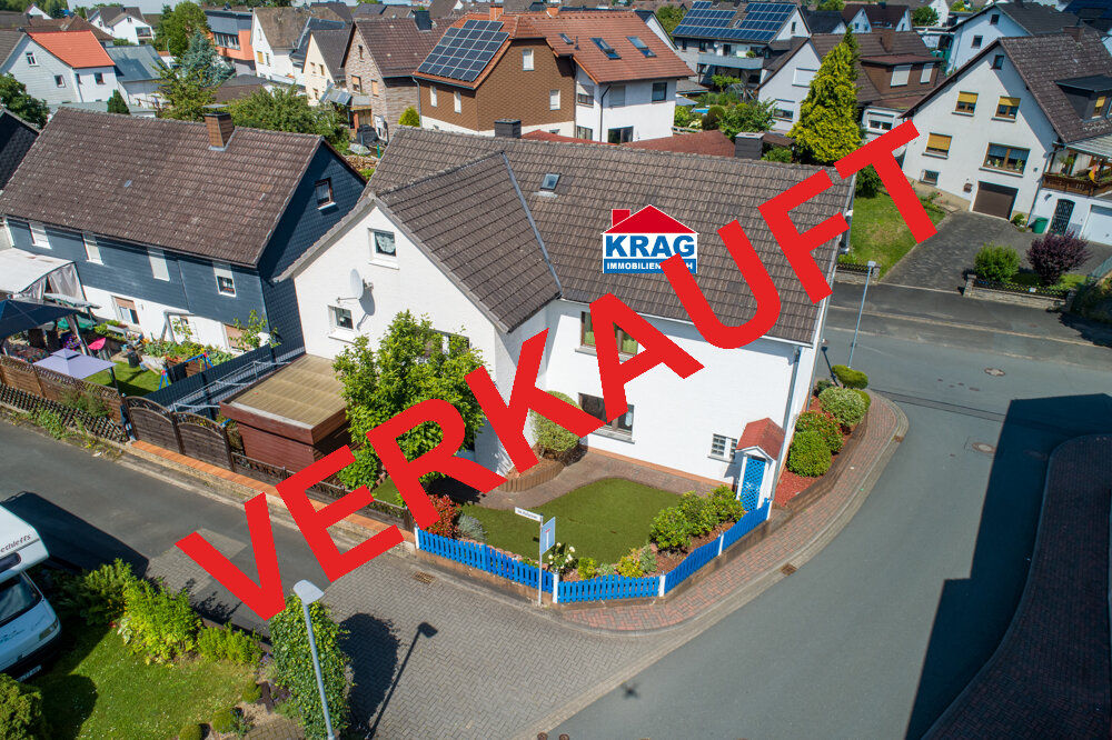 Einfamilienhaus zum Kauf 150.000 € 8 Zimmer 204 m²<br/>Wohnfläche 275 m²<br/>Grundstück Breidenbach Breidenbach 35236