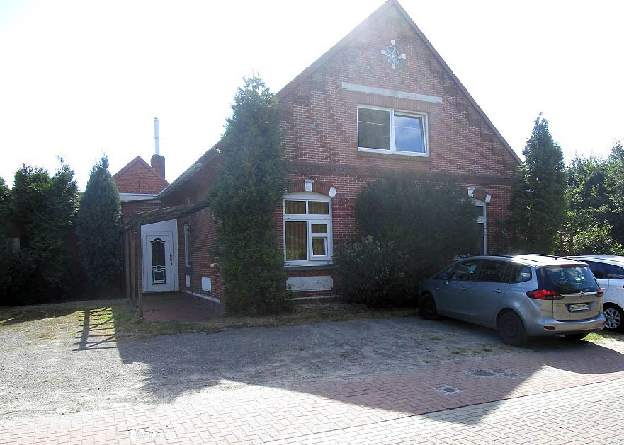 Mehrfamilienhaus zum Kauf 350.000 € 19 Zimmer 475 m²<br/>Wohnfläche 1.361 m²<br/>Grundstück Oldeborg Südbrookmerland 26624