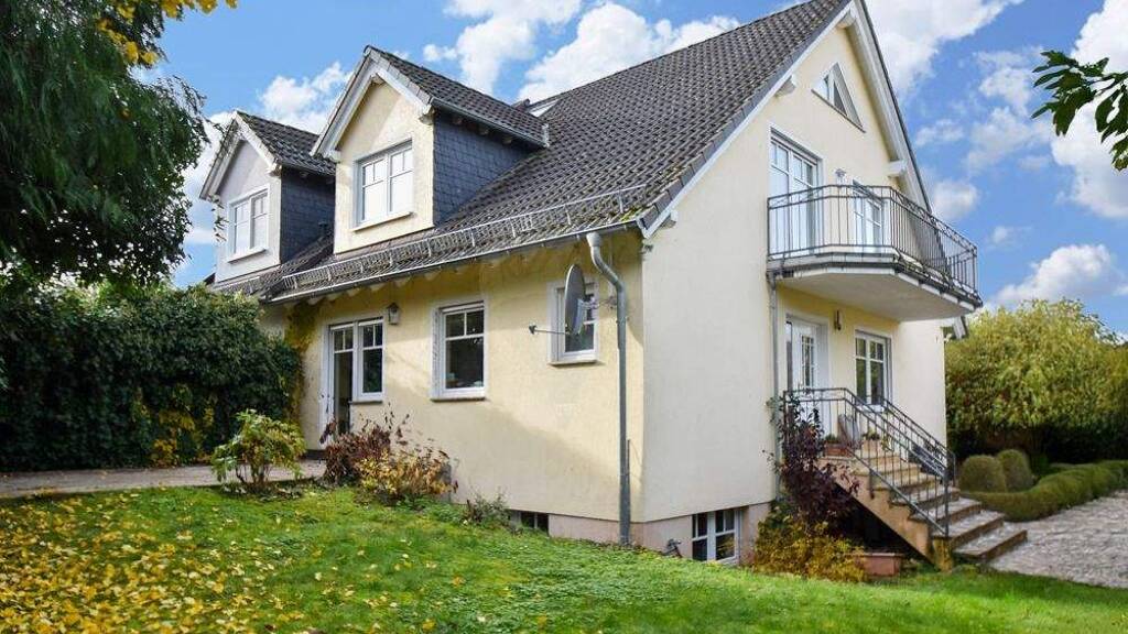 Doppelhaushälfte zum Kauf 1.150.000 € 4 Zimmer 145 m² 452 m² Grundstück Dornholzhausen Bad Homburg vor der Höhe / Dornholzhausen 61350