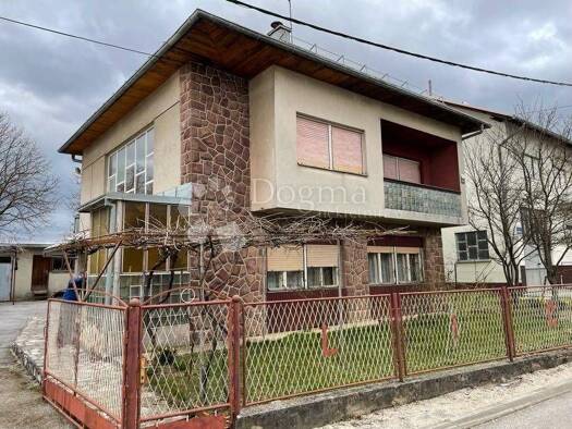 Haus zum Kauf 180.000 € 4 Zimmer 168 m² Centar, Gospic Gospic