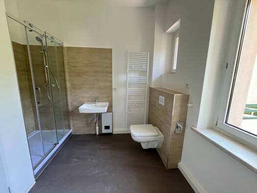 Wohnung zur Miete 385 € 2 Zimmer 55 m² EG Am Schnellen Markt 11 Ebersdorf Ebersdorf 09131