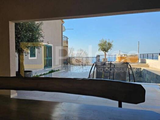 Haus zum Kauf 850.000 € 4 Zimmer 205 m² Podstrana