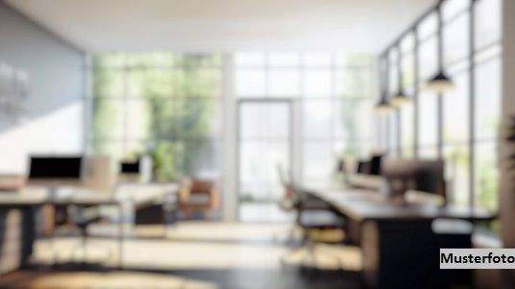 Kapitalanlage + Bürogebäude mit Stellplätzen +