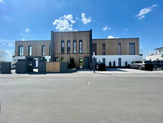 Wohnung zur Miete 1.250 € 3 Zimmer 93,7 m² frei ab 01.11.2025 Bad Hersfeld 36251