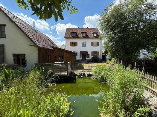 Mehrfamilienhaus zum Kauf 390.000 € 10 Zimmer 310 m² 883 m² Grundstück Krondorf Schwandorf 92421