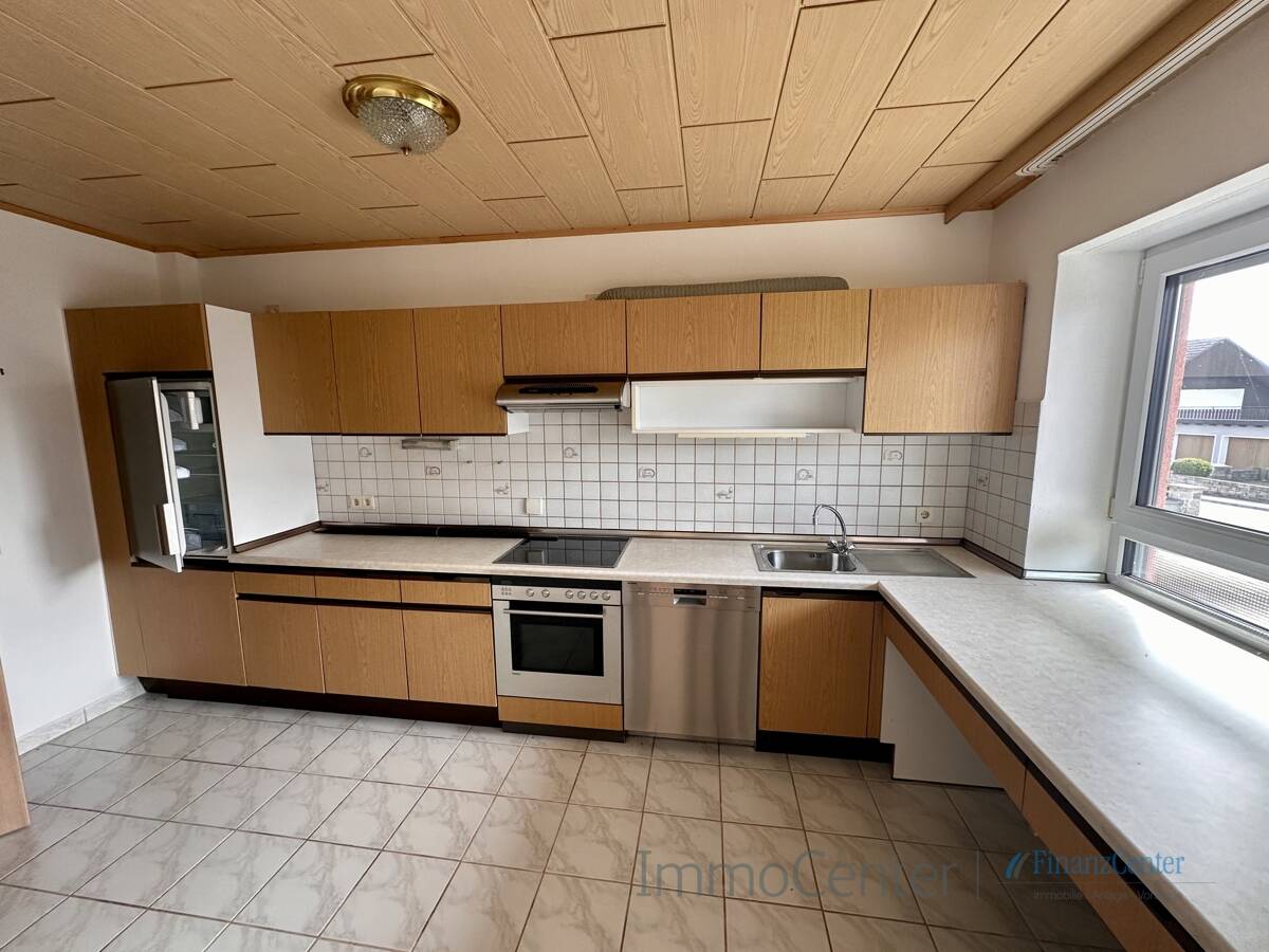 Immobilie in Schnaittenbach - Attraktives Mehrparteienhaus mit Entwicklungspotenzial in ruhiger Lage von Schnaittenbach - Bild 4