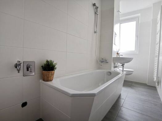 Wohnung zur Miete nur mit Wohnberechtigungsschein 403 € 3 Zimmer 66,6 m² 9. Geschoss Hermann-Hesse-Straße 13 Reform Magdeburg 39118