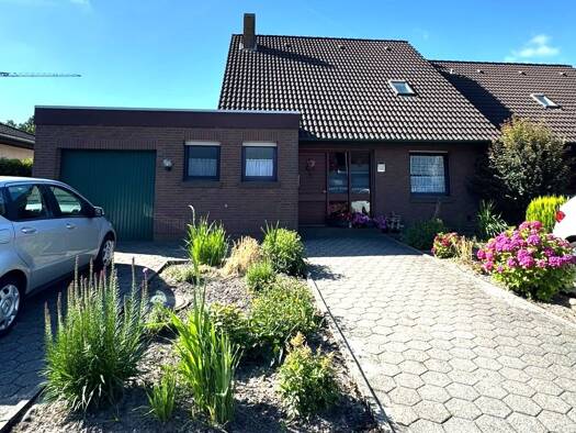 Doppelhaushälfte zum Kauf 210.000 € 4 Zimmer 104 m² 300 m² Grundstück Heisfelde Leer 26789