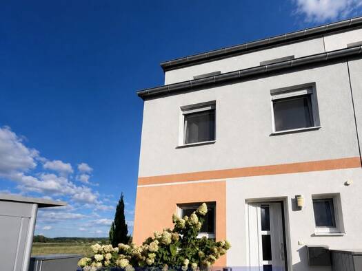 Reihenendhaus zum Kauf 535.000 € 4 Zimmer 136,3 m² 206 m² Grundstück frei ab 01.03.2027 Adelsdorf Adelsdorf 91325