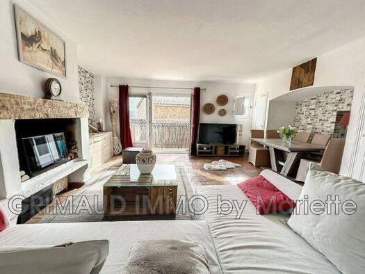 Studio zum Kauf 250.000 € 2 Zimmer 49 m² EG Ouest Grimaud 83310