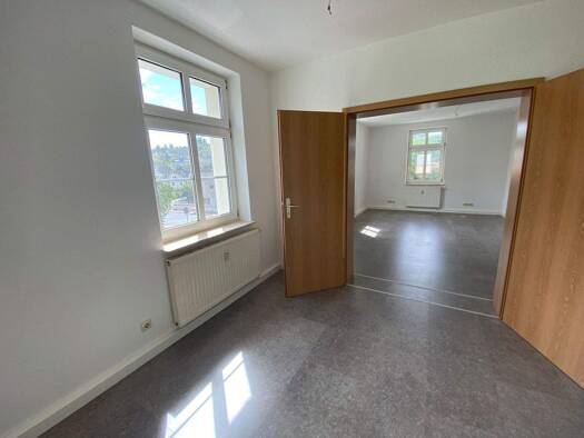 Wohnung zur Miete 775 € 5 Zimmer 120 m² 1. Geschoss frei ab sofort Auerbacher Straße 10 Gornsdorf 09390