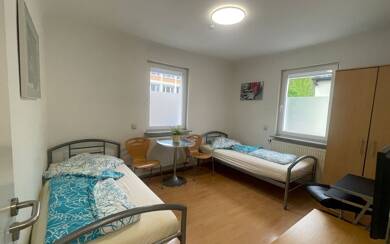 WG-Zimmer zur Miete Wohnen auf Zeit 620 € 13 m² frei ab 29.11.2025 Hermannstrasse 0 Zell Esslingen - Zell 73730