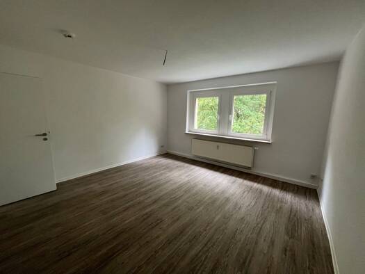 Wohnung zur Miete 310 € 2 Zimmer 55 m² 2. Geschoss frei ab sofort Werdauer Straße 87 Marienthal Zwickau 08060