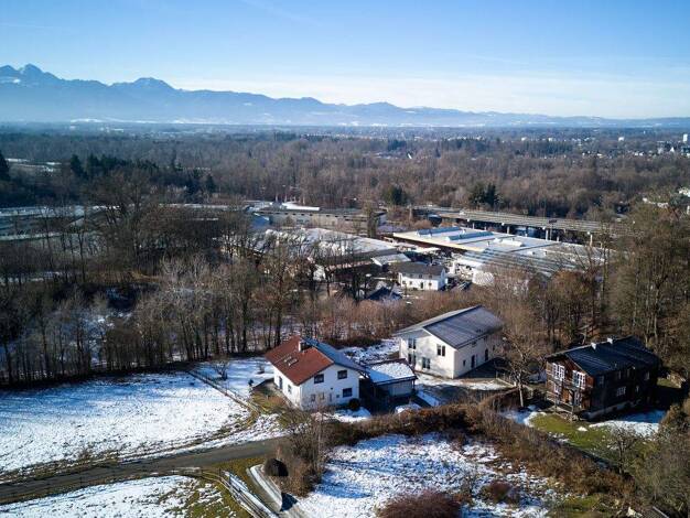 Doppelhaushälfte zur Miete - Erstbezug 2.600 € 4,5 Zimmer 156 m² 448 m² Grundstück frei ab 01.04.2026 Eckenholz Stephanskirchen 83071