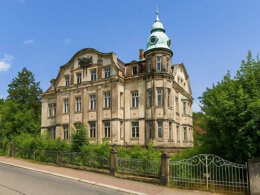 Villa zum Kauf 700.000 € 1.050 m² 5.400 m² Grundstück Lungwitzer Str. 41 Hohenstein-Ernstthal 09337