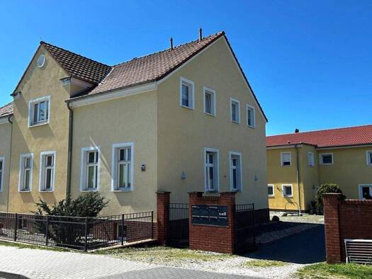 Mehrfamilienhaus zum Kauf provisionsfrei als Kapitalanlage geeignet 560 m² 2.224 m² Grundstück Marquardt Potsdam 14476