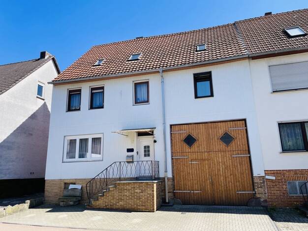 Reihenendhaus zum Kauf 148.000 € 8 Zimmer 209,5 m² 905 m² Grundstück Hombressen Hofgeismar 34369