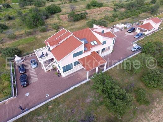 Haus zum Kauf 1.700.000 € 18 Zimmer 789 m² Marina