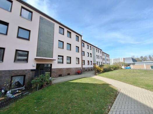 Wohnung zur Miete 352 € 1 Zimmer 42 m² 2. Geschoss Uetzer Strasse 90 Burgdorf 31303