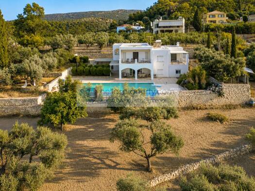 Villa zum Kauf 640.000 € 7 Zimmer 273,3 m² 2.094 m² Grundstück Municipality of Aegina 18010