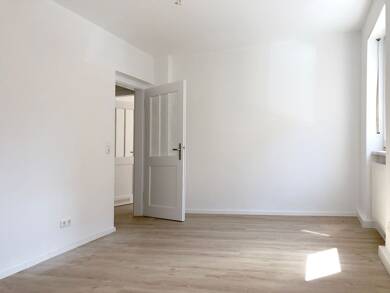 Wohnung zur Miete 650 € 2 Zimmer 56,5 m² Geschoss 2/4 frei ab 01.10.2025 Grombühl Würzburg 97080