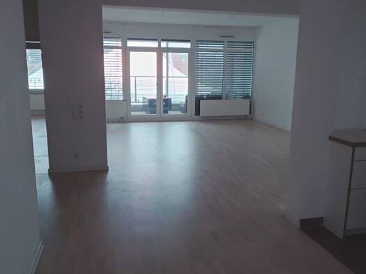 Wohnung zur Miete 1.750 € 3,5 Zimmer 125 m² Geschoss 2/5 frei ab sofort Bad Cannstatt Stuttgart 70372