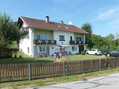 Haus zum Kauf 247.500 € 10 Zimmer 250 m² 1.063 m² Grundstück Zierbach Zachenberg 94239
