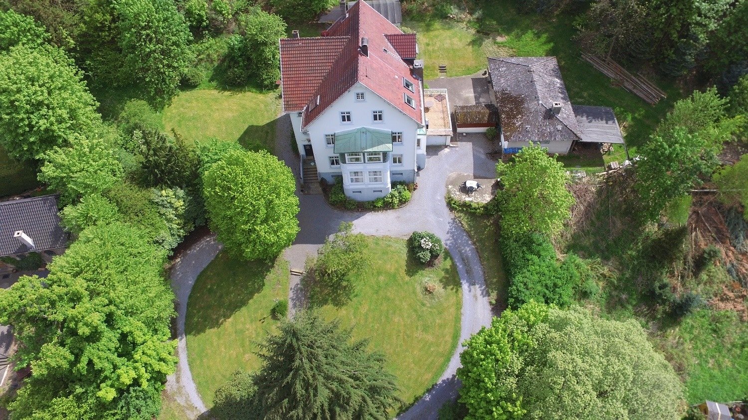 Herrenhaus zum Kauf 398.000 € 8 Zimmer 300 m²<br/>Wohnfläche 3.364 m²<br/>Grundstück Evingsen Altena 58762