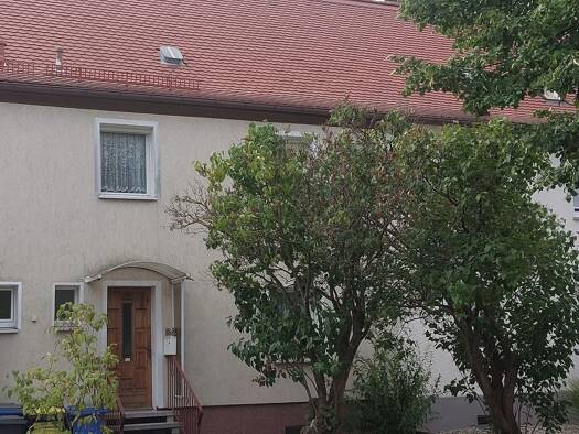 Haus zum Kauf 80.000 € 5 Zimmer 96 m² 411 m² Grundstück Leuna 06237