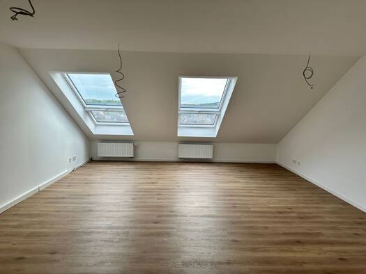 Wohnung zur Miete 869 € 2 Zimmer 79 m² Geschoss 3/4 frei ab sofort Ochsenfurt 97199