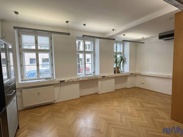 Büro zur Miete 12,50 € 4 Zimmer 126 m² Bürofläche Wien 1150