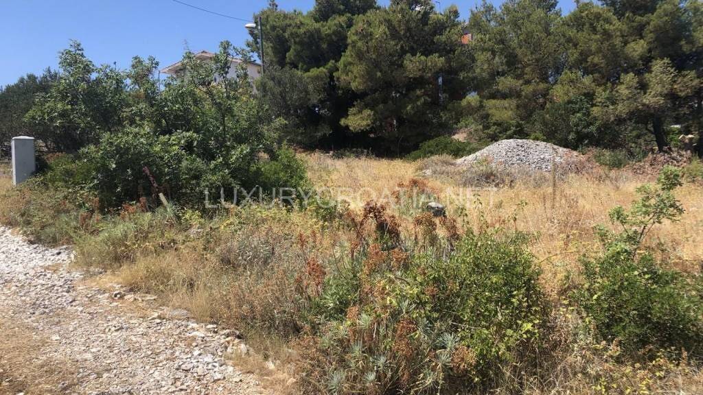 Land-/Forstwirtschaft zum Kauf 215.000 € Slatine