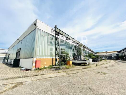 Lagerhalle zur Miete 3.800 m² Lagerfläche teilbar ab 1.900 m² Hervest Dorsten 46284