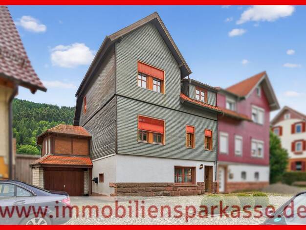 Doppelhaushälfte zum Kauf 320.000 € 6 Zimmer 140 m² 219 m² Grundstück frei ab sofort Calmbach Bad Wildbad 75323