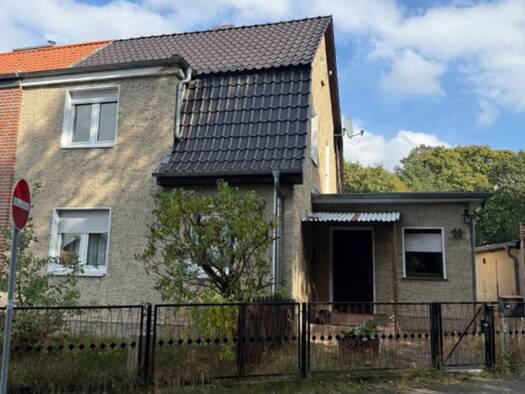 Doppelhaushälfte zum Kauf 219.000 € 4 Zimmer 94 m² 652 m² Grundstück Rauen 15518
