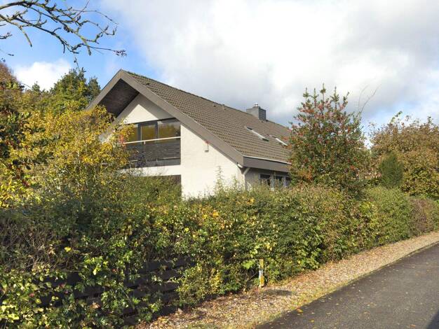 Haus zum Kauf 640.000 € 8 Zimmer 235 m² 2.123 m² Grundstück Bad Segeberg 23795