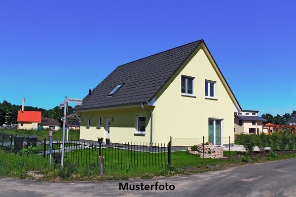 Einfamilienhaus zum Kauf 67.500 € 3 Zimmer 162 m²<br/>Wohnfläche 1.387 m²<br/>Grundstück Riegersburg Riegersburg 2092