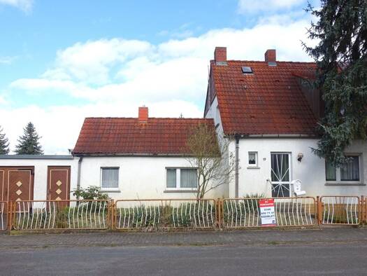 Doppelhaushälfte zum Kauf 93.500 € 5 Zimmer 110 m² 700 m² Grundstück Zschornewitz Gräfenhainichen 06772