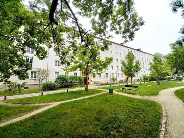 Wohnung zur Miete 635 € 2 Zimmer 62,2 m² 2. Geschoss frei ab 12.08.2026 Mosenstraße 2 b Striesen-Süd Ortsamtsbereich Blasewitz 01309